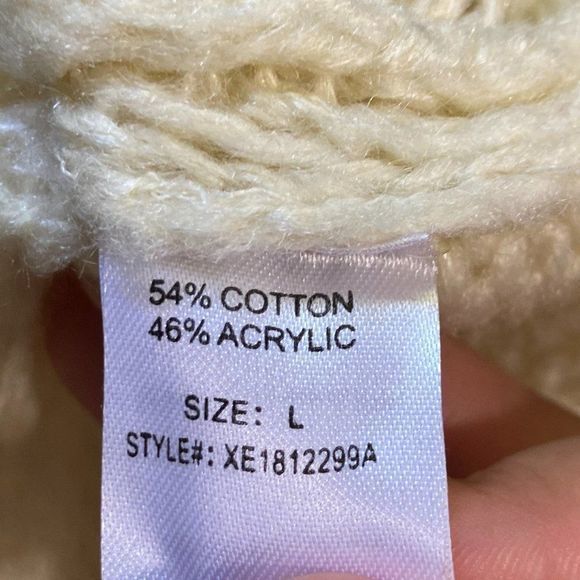 NWT WOVEN HEART Ivory Knit Crew Neck Sweater (L)‎ - Picture 7 of 8